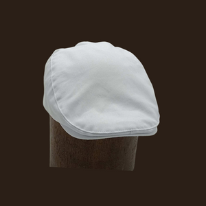Chapeau de lierre blanc